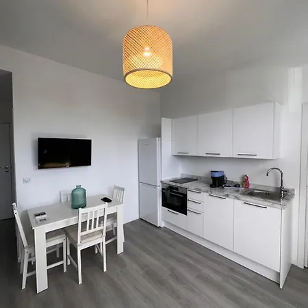 2 Pieces Apartment *